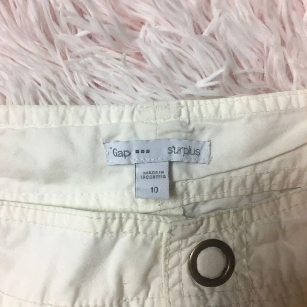 GAP SHORT - Picture 3 of 5